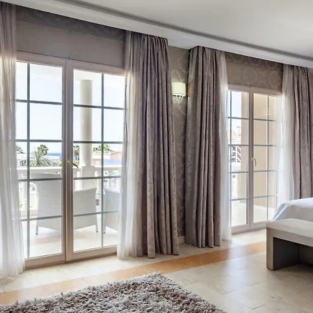 Caracos Villa Arona (Tenerife)